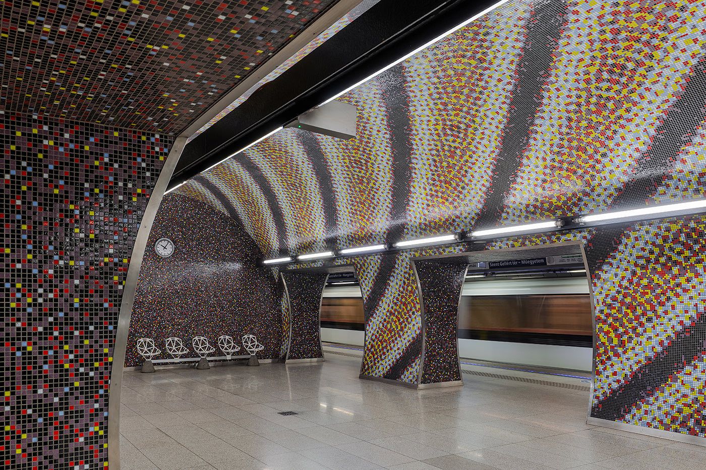 M4 metro - Gellért Square #7505