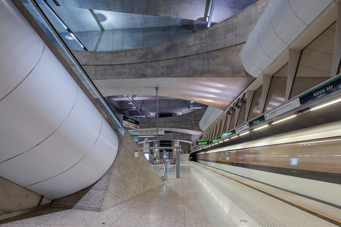 M4 metro - Kálvin square #7525