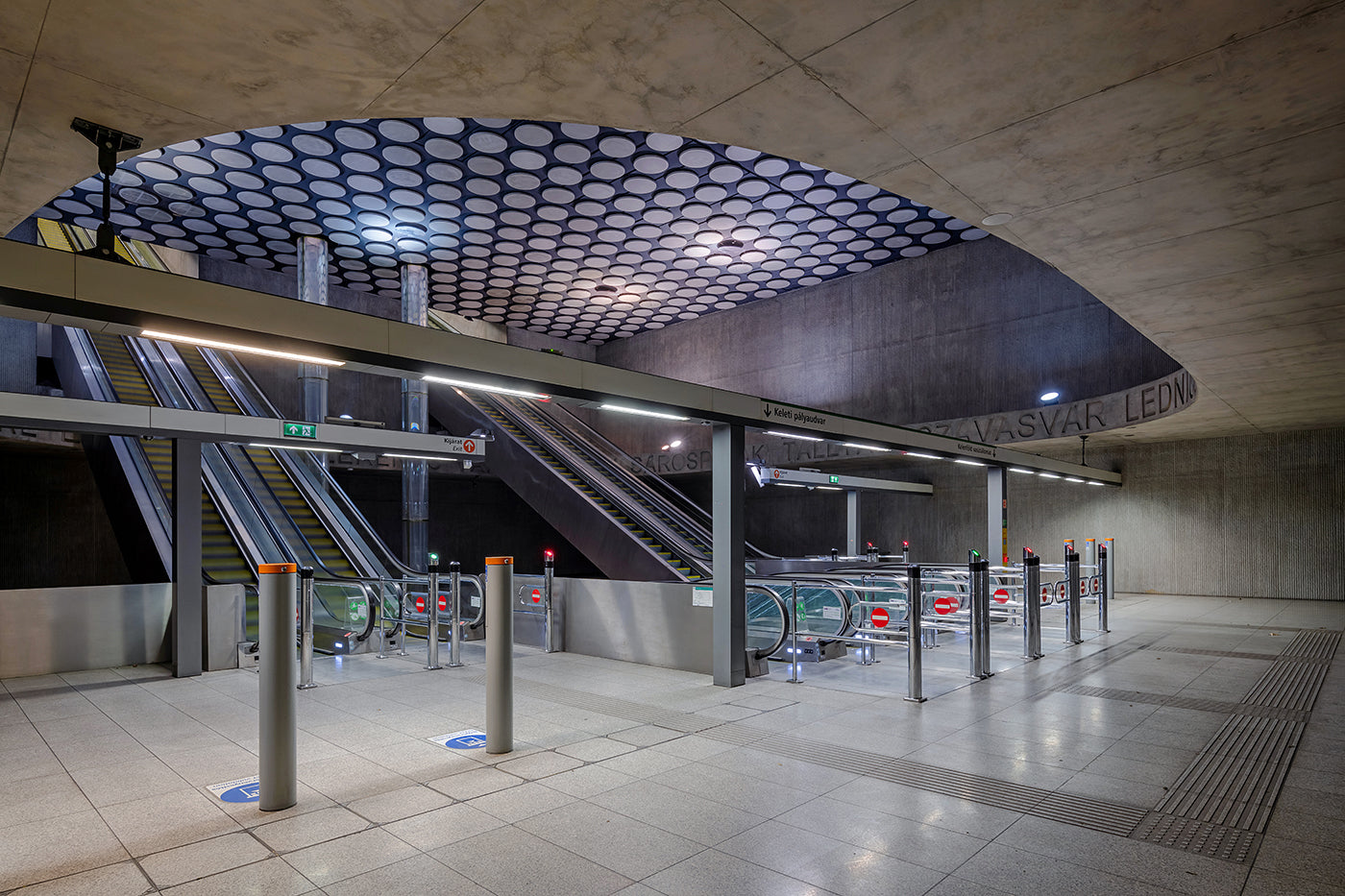M4 metro - Rákóczi square #7543