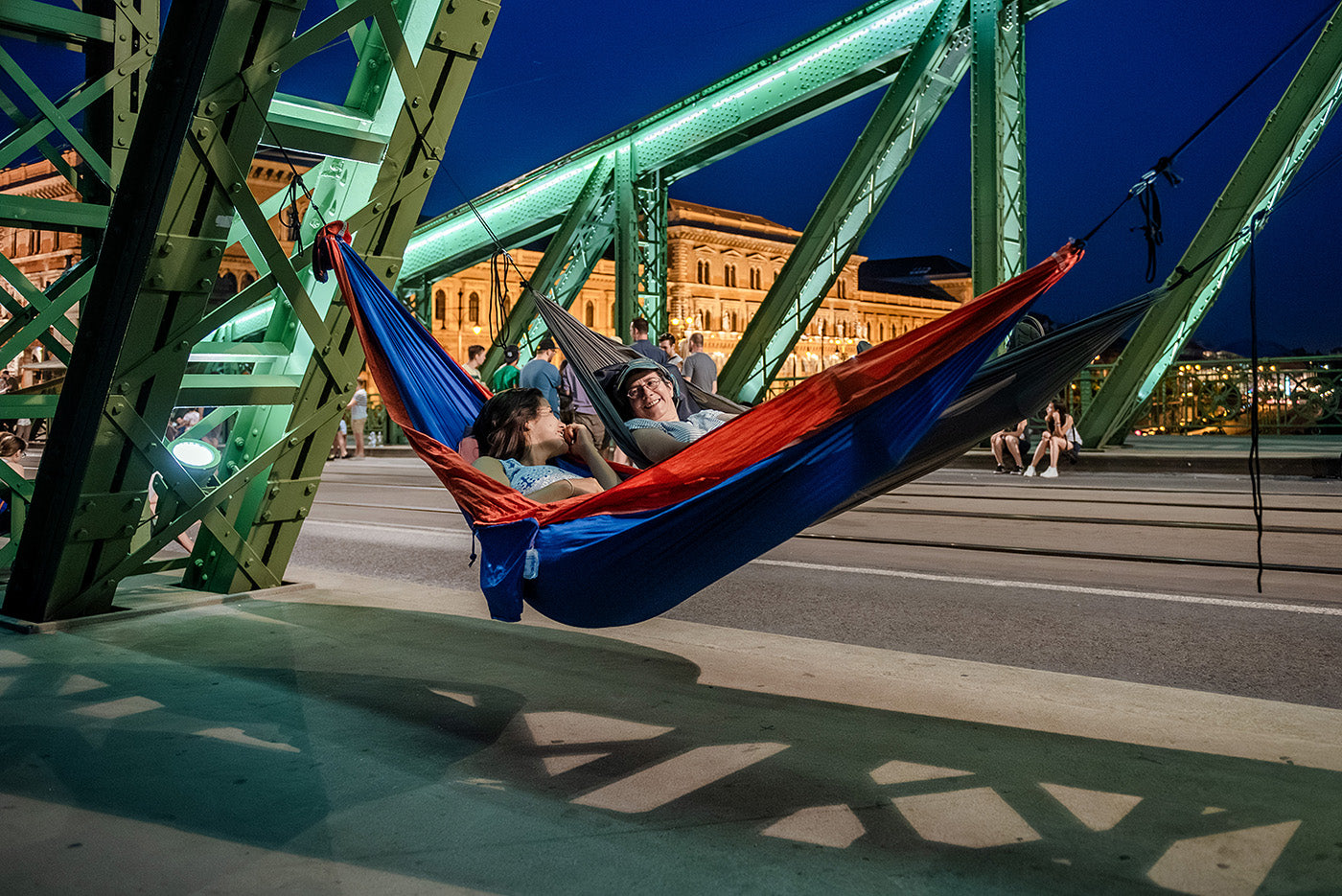 Picnic on Liberty Bridge #7956