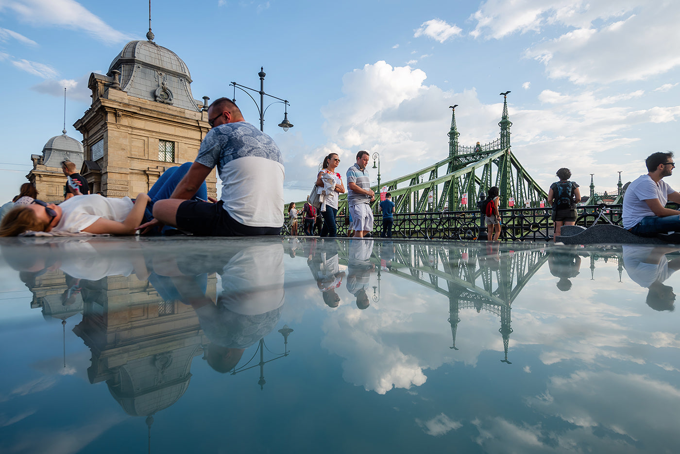 Picnic on Liberty Bridge #7978