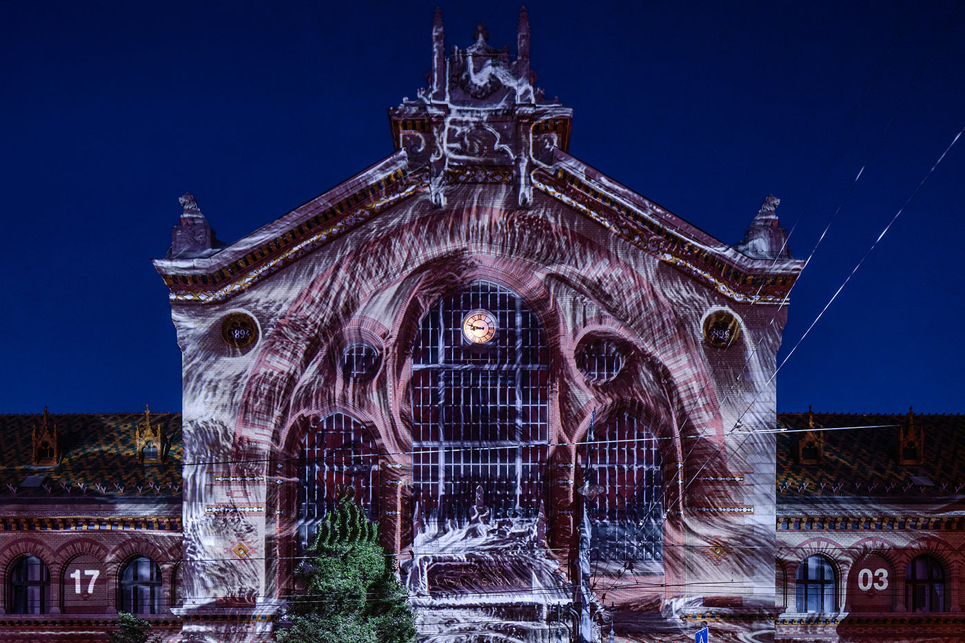 Light painting on the Central Market Hall building #8044