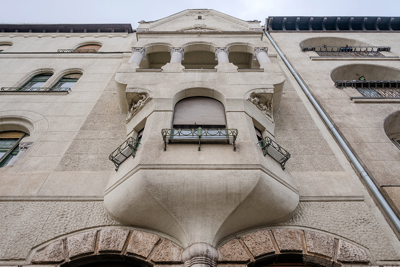 Facade 1 of Móricz Zsigmond Square #8078