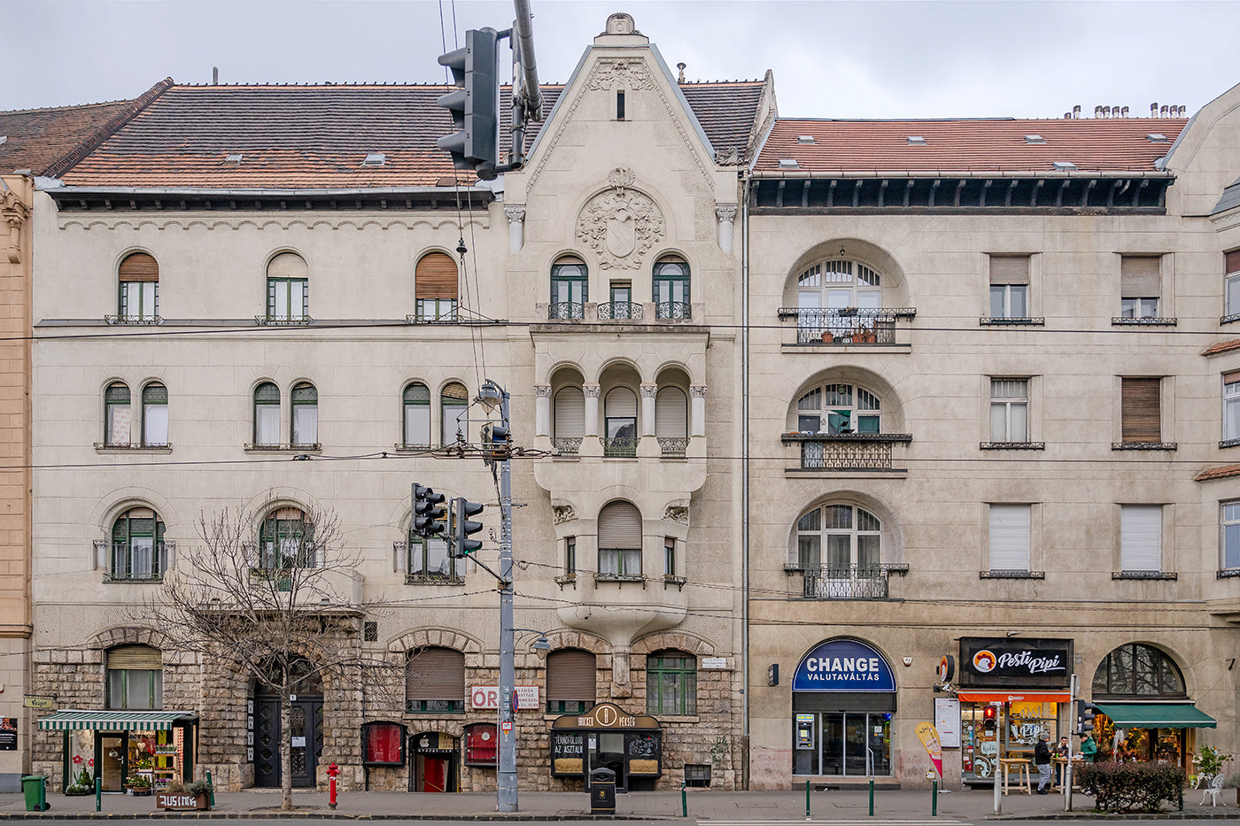 Móricz Zsigmond Square 1st facade #8080