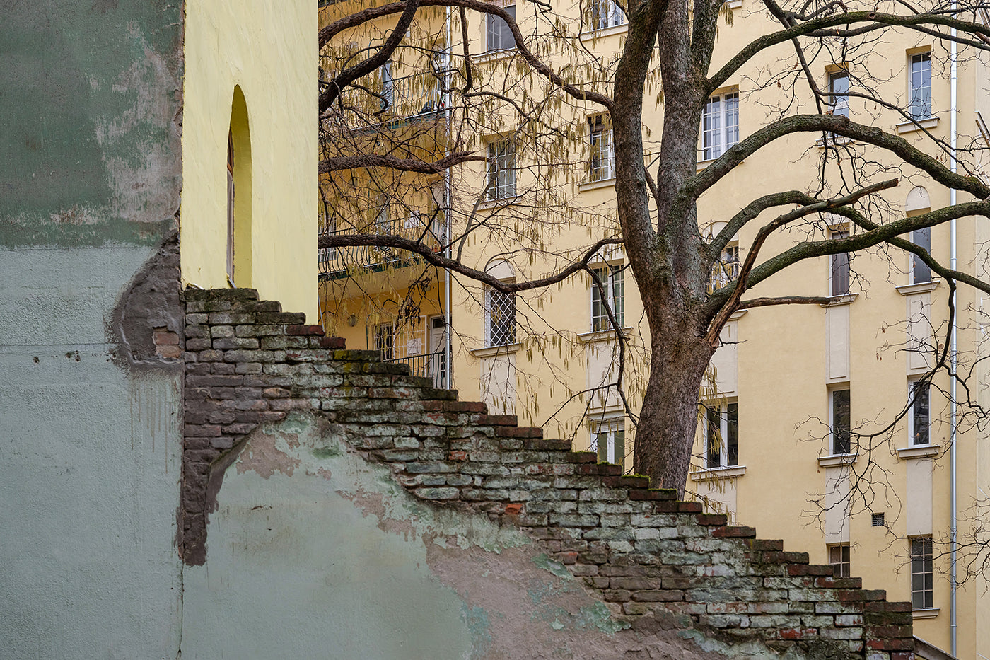 Móricz Zsigmond Circle 1st inner courtyard #8090