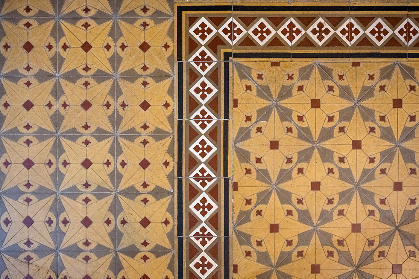 Bartók Béla út 25. padlózata #8093