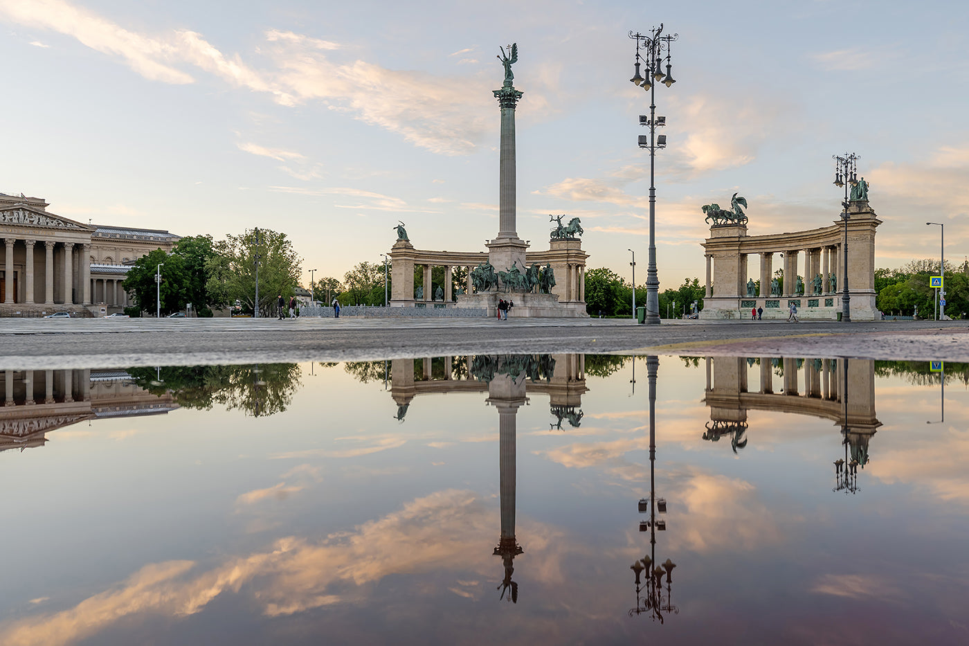 Heroes' Square after rain #8206
