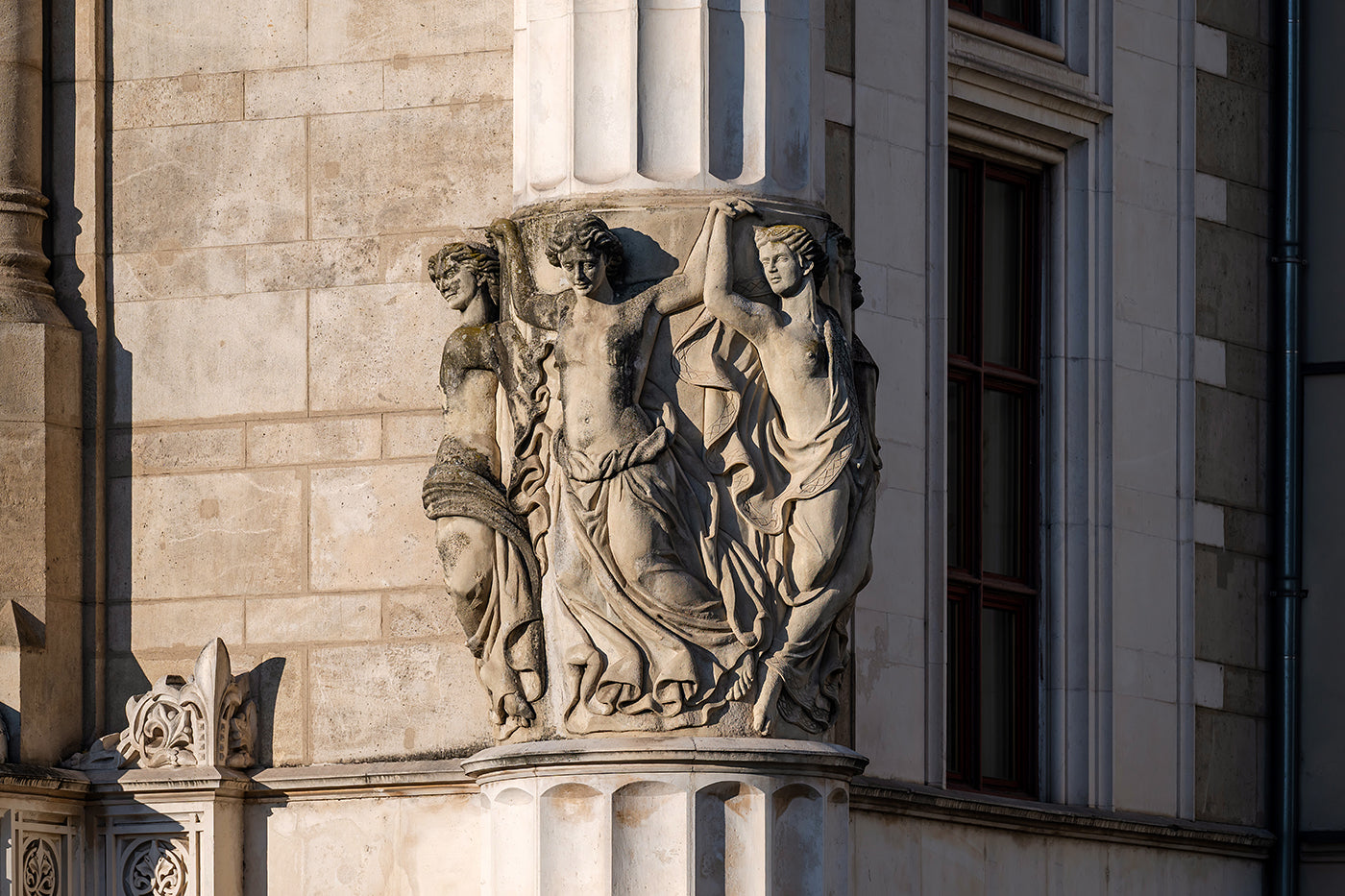 Pesti Vigadó homlokzatrészlet #8356