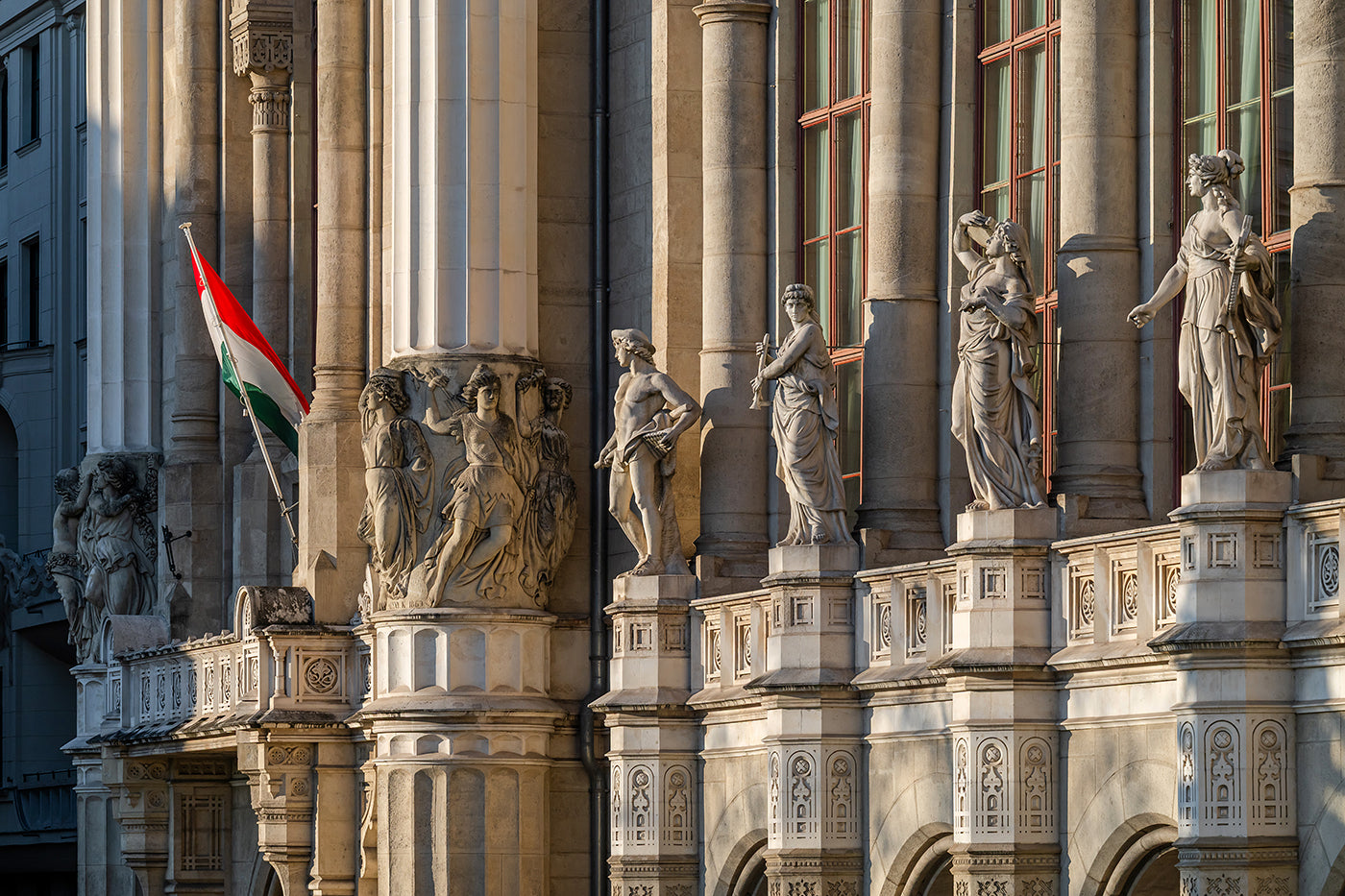 Pesti Vigadó homlokzatrészlet #8358