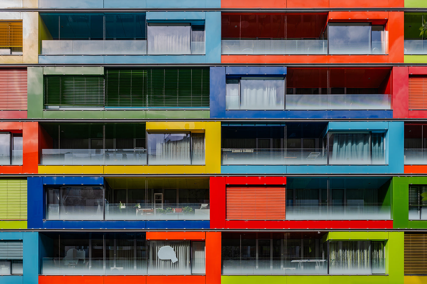 Simplon Courtyard Facade #8381