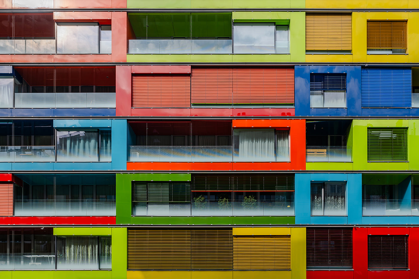 Simplon Courtyard Facade #8382