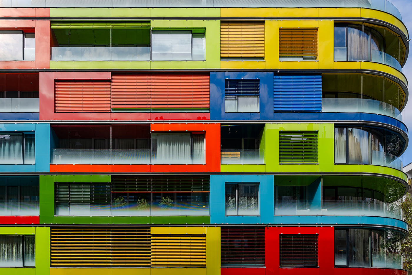 Simplon Courtyard Facade #8383