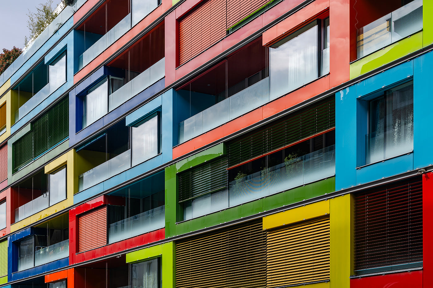 Simplon Courtyard Facade #8385