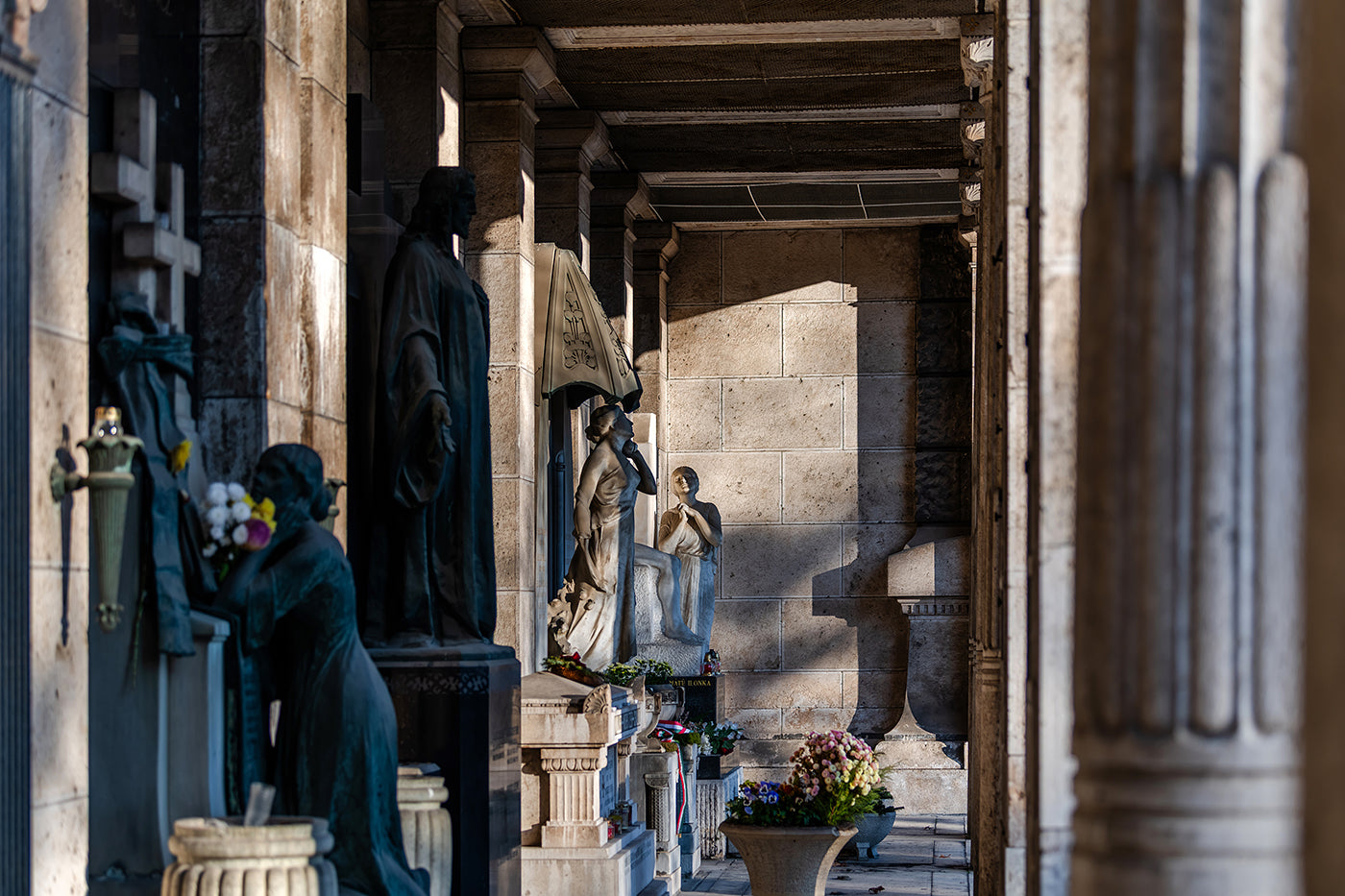 Graves in the Fiumei Street Cemetery #8454