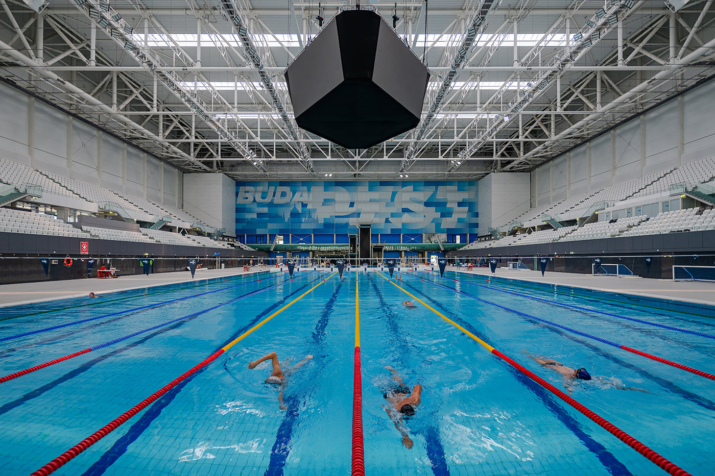 Swimming pool in the Duna Arena #8641