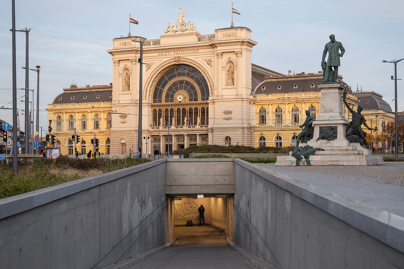 Keleti pályaudvar a Baross térről #8778
