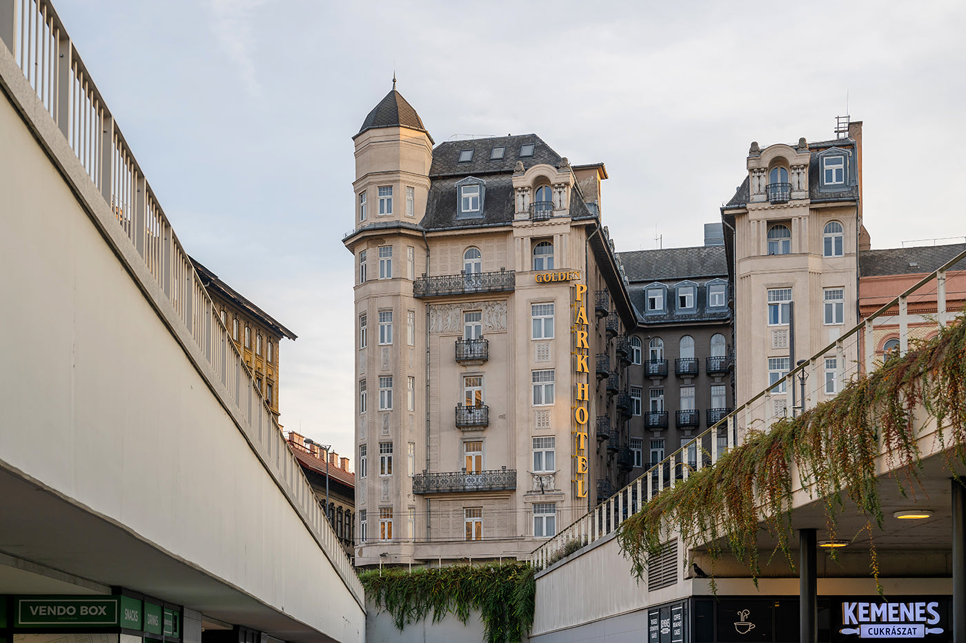 Park Hotel on Baross Square #8913