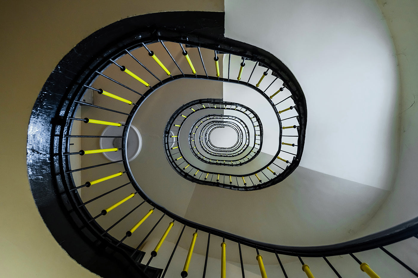 Spiral staircase at Liszt Ferenc tér 3 #8945