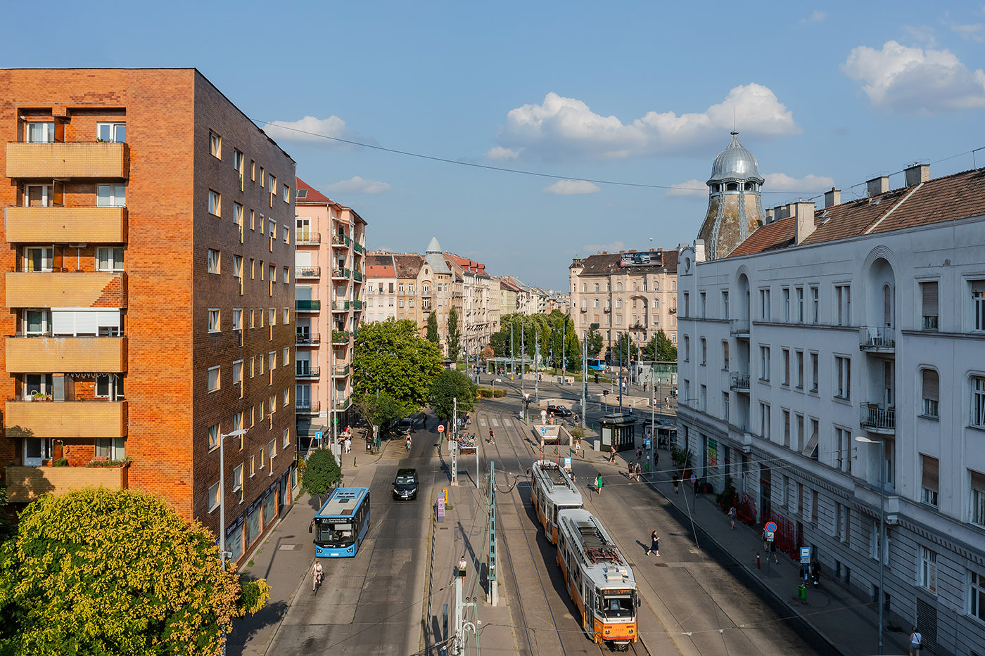 Móricz Zsigmond roundabout from Villányi street #8997