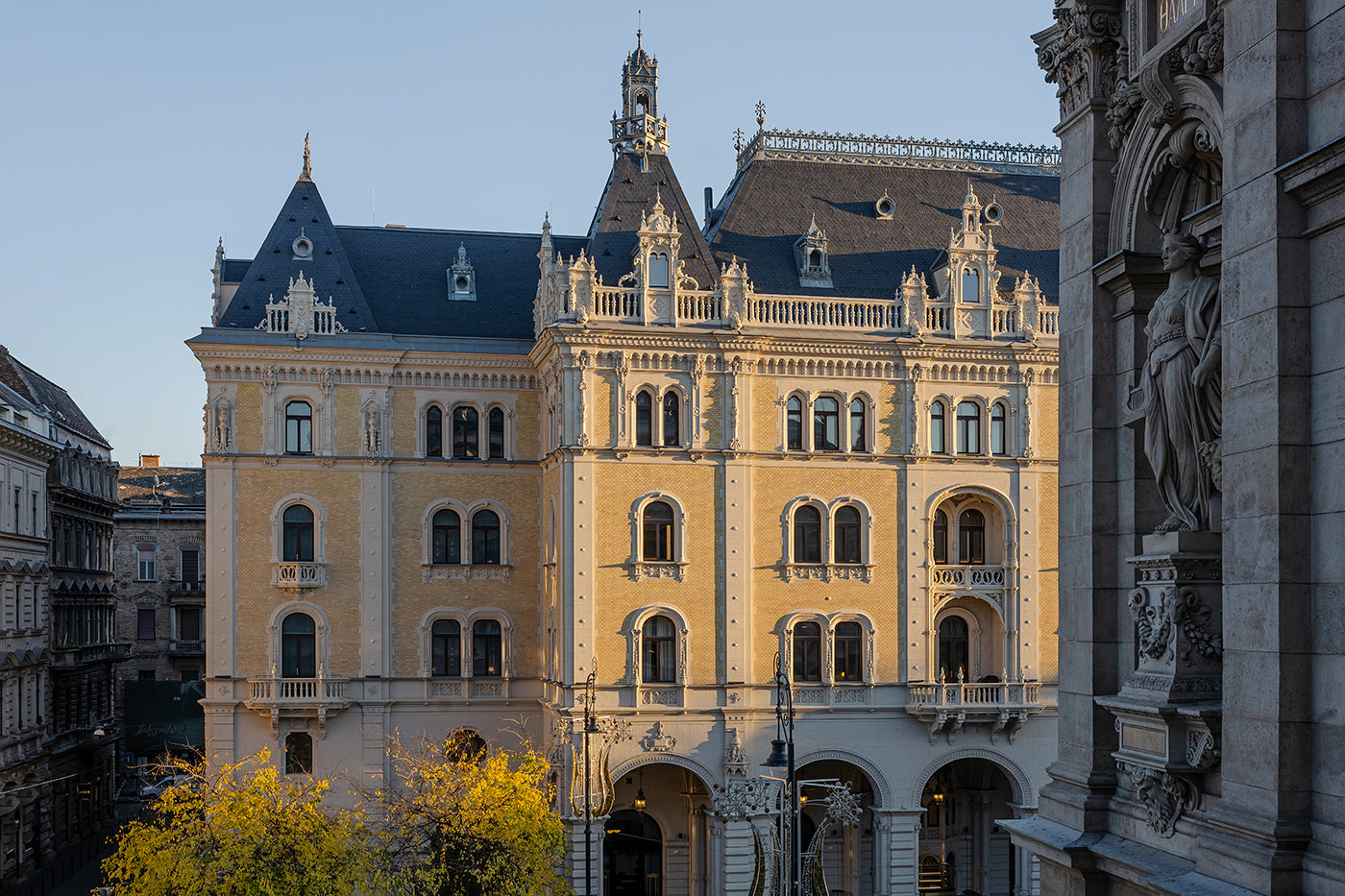 W Budapest Hotel, Balettintézet az Operaházból #9024