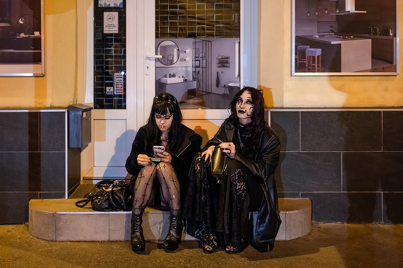 Gót (goth) lányok a Dohány utcában #9027