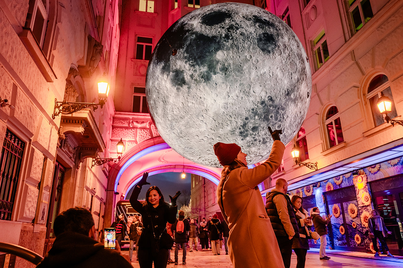 Moon installation during Piarist #9051