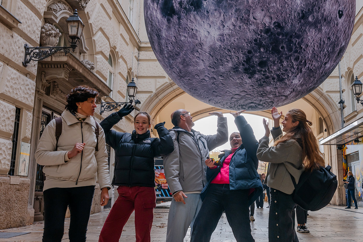 Moon installation during Piarist #9068