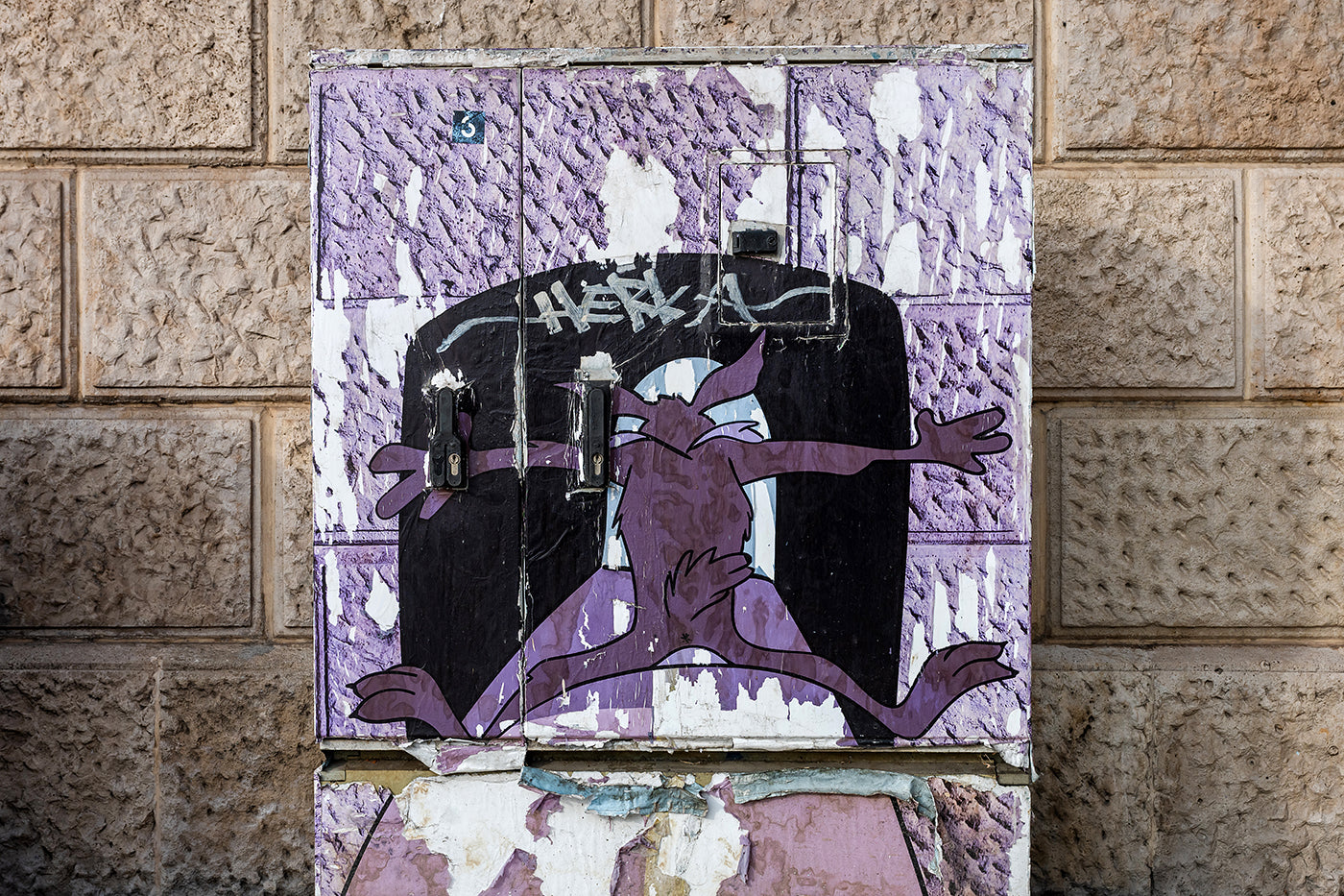 Street art az Erzsébet híd, pesti hídfőjénél #9082
