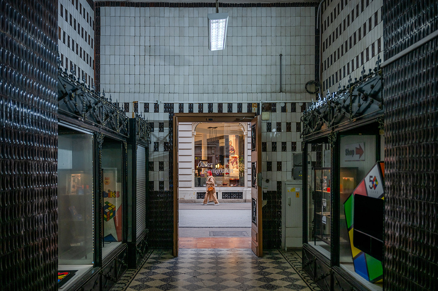 Váci Street life scene #9116