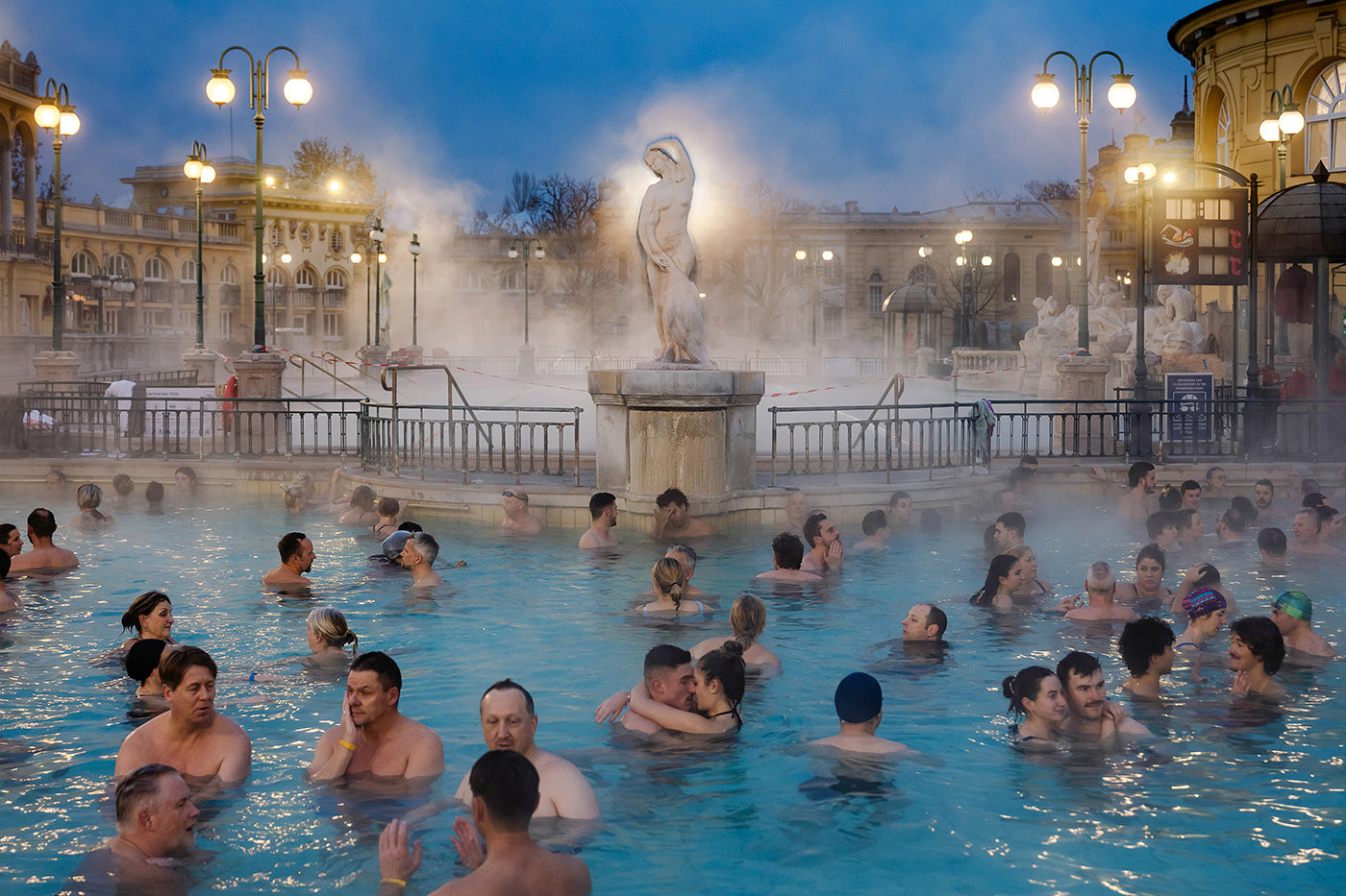 Fürdőzők a Széchenyiben #9169