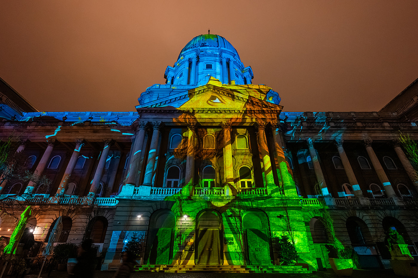 Christmas light painting on the facade of Buda Castle #9200